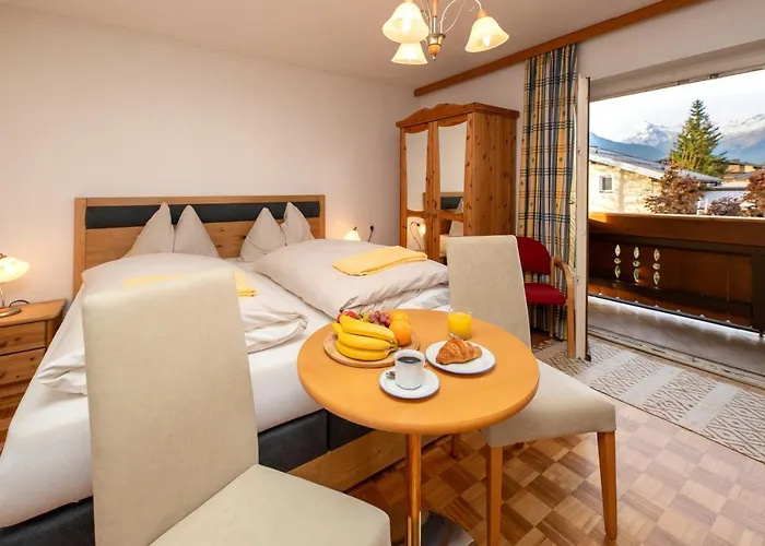 Frieda By Via Montes